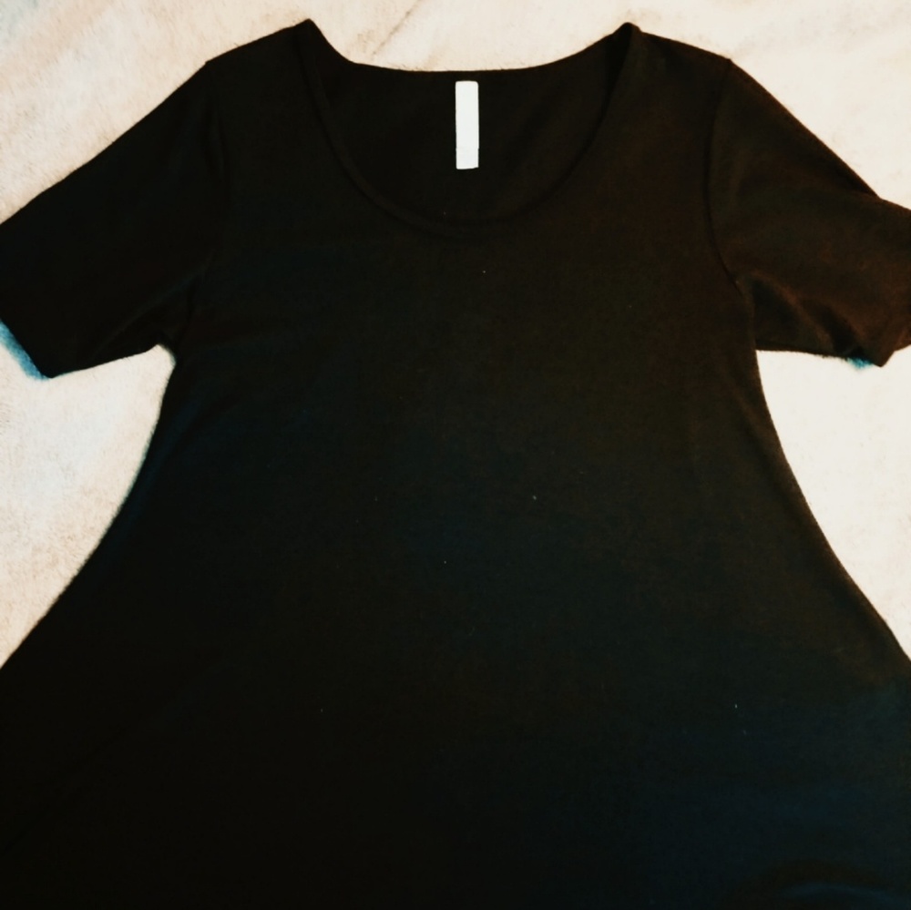 LuLaRoe Solid Black Perfect T Size S